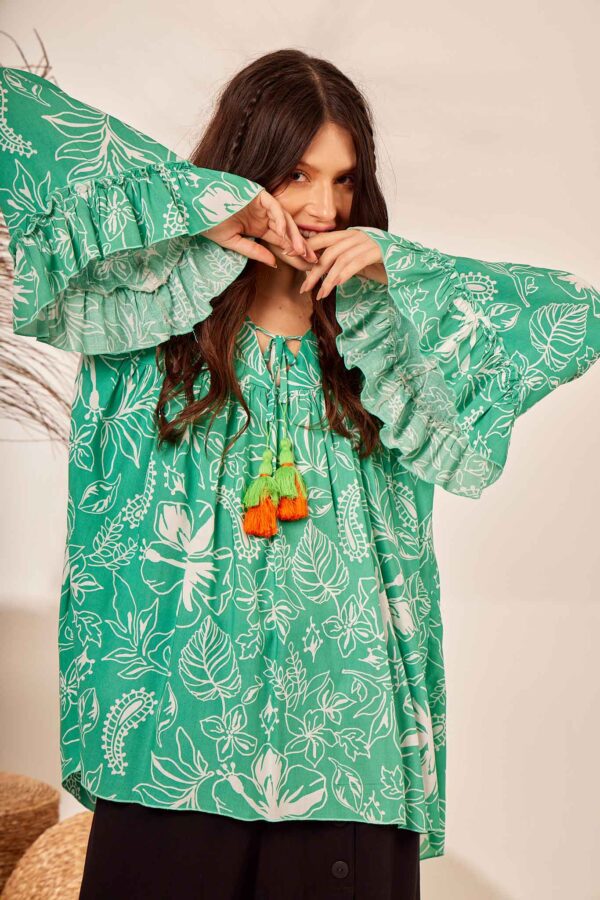 BATA AMPLA COM MANGAS LONGAS E BABADOS VERDE ESTAMPADA - Image 3